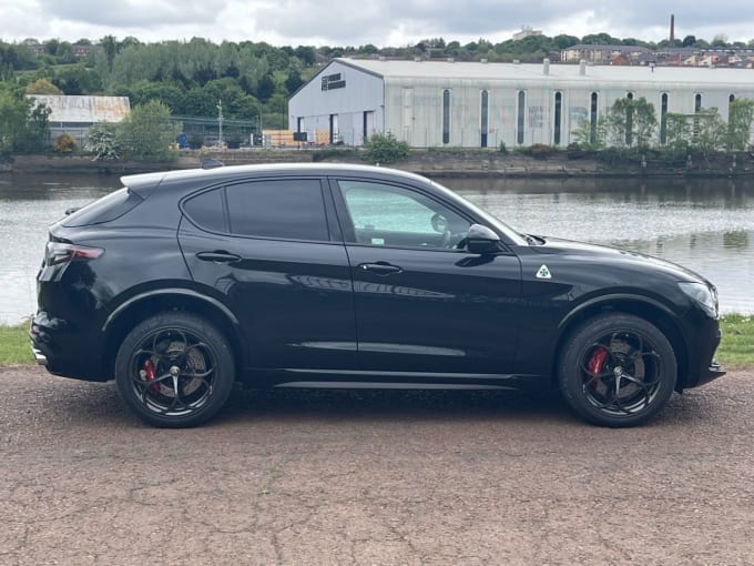 2025 Alfa Romeo Stelvio