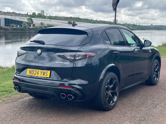 2025 Alfa Romeo Stelvio