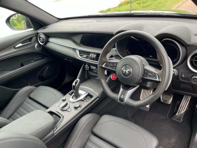 2025 Alfa Romeo Stelvio
