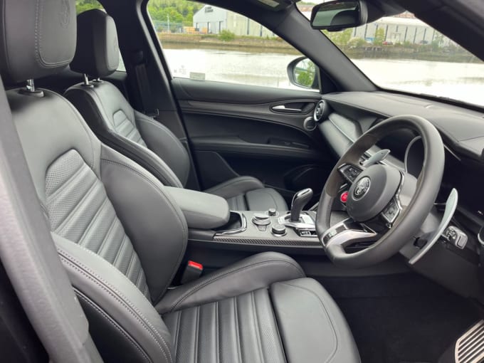 2025 Alfa Romeo Stelvio