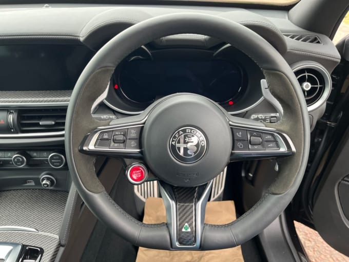 2025 Alfa Romeo Stelvio
