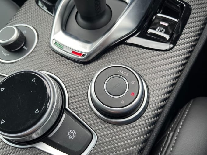 2025 Alfa Romeo Stelvio