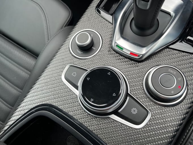 2025 Alfa Romeo Stelvio
