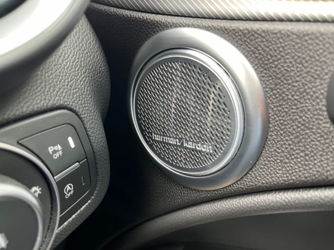 2025 Alfa Romeo Stelvio