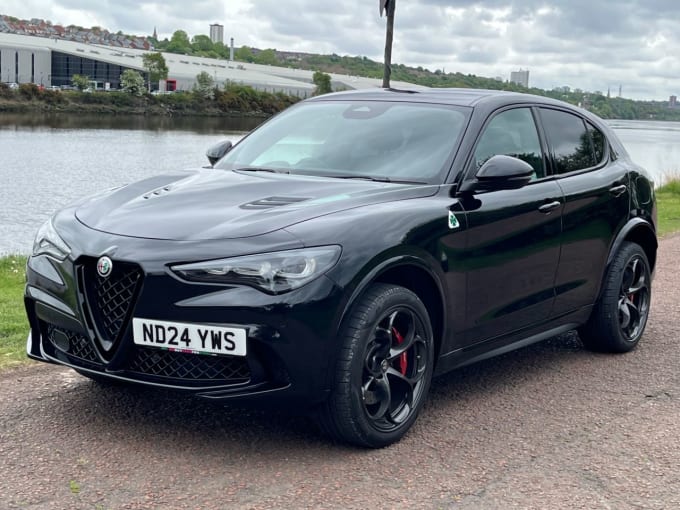 2025 Alfa Romeo Stelvio