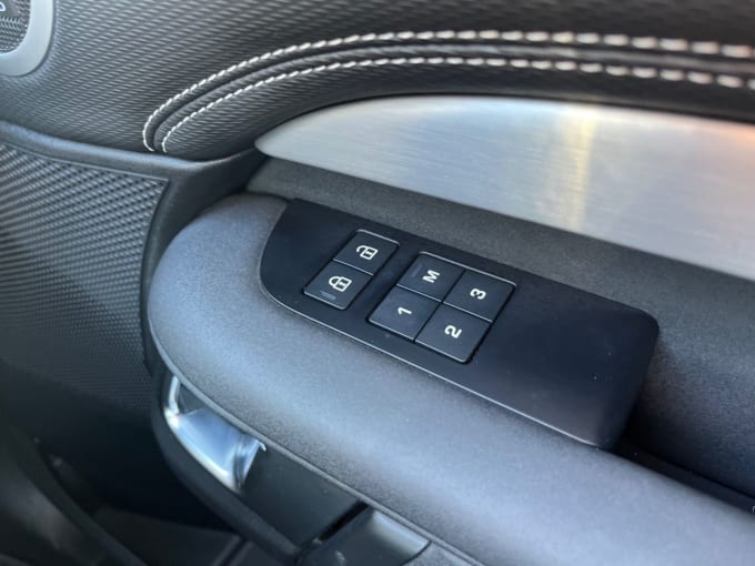 2025 Land Rover Discovery
