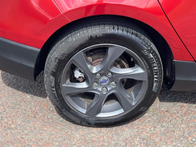2025 Volvo V40 Cross Country