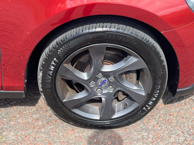 2025 Volvo V40 Cross Country