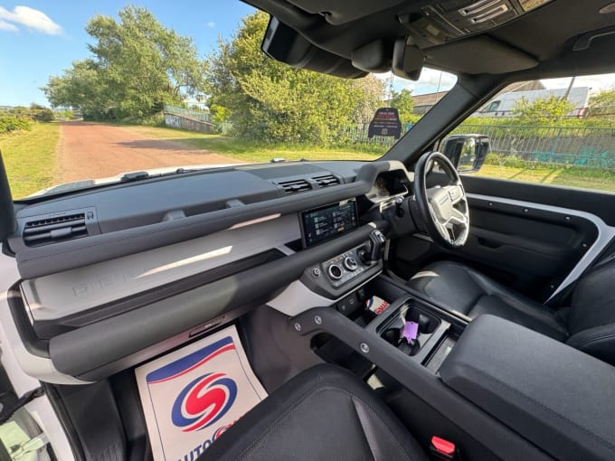 2025 Land Rover Defender