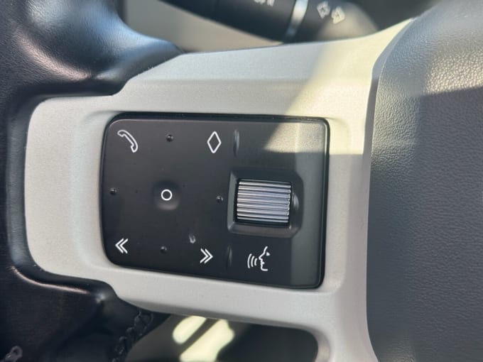 2025 Land Rover Defender