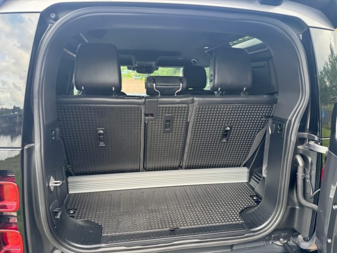 2025 Land Rover Defender