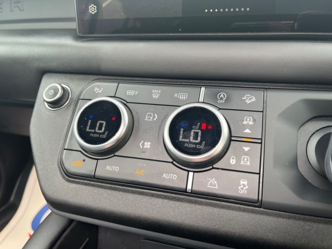 2025 Land Rover Defender