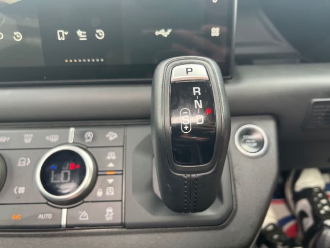 2025 Land Rover Defender