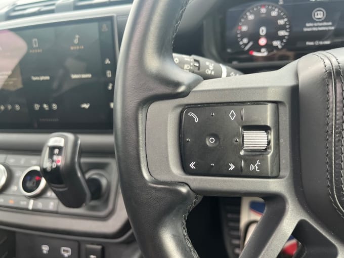 2025 Land Rover Defender