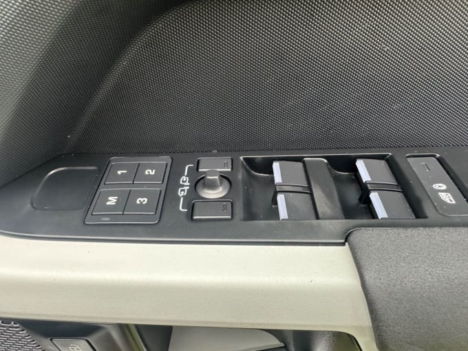 2025 Land Rover Defender 110