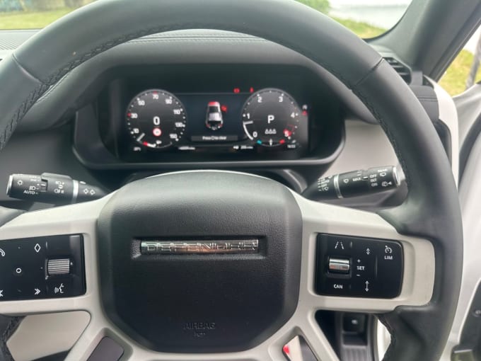 2025 Land Rover Defender 110
