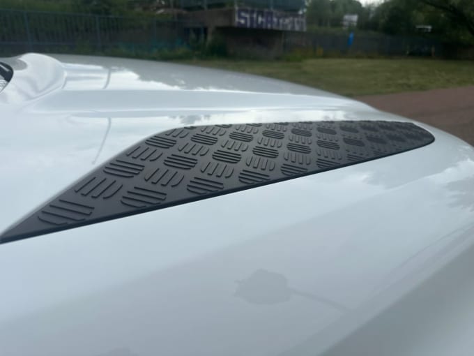 2025 Land Rover Defender 110