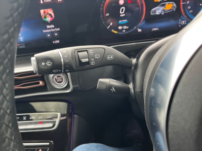 2025 Mercedes-benz Eqc