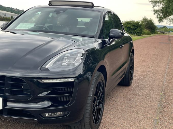 2025 Porsche Macan