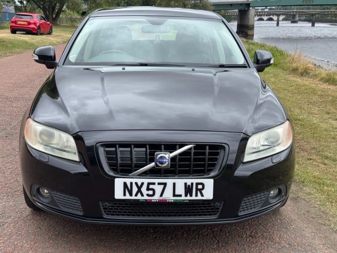 2025 Volvo V70