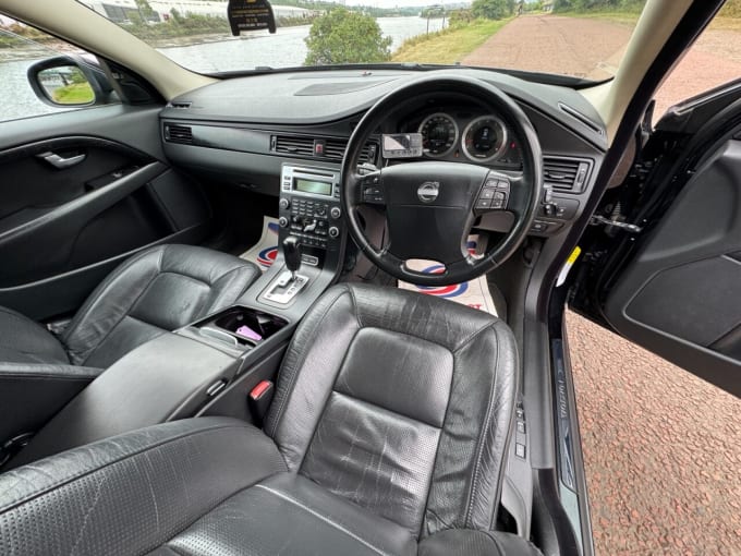 2025 Volvo V70