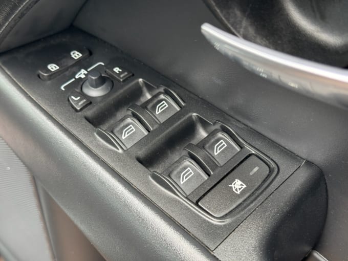 2025 Volvo V70