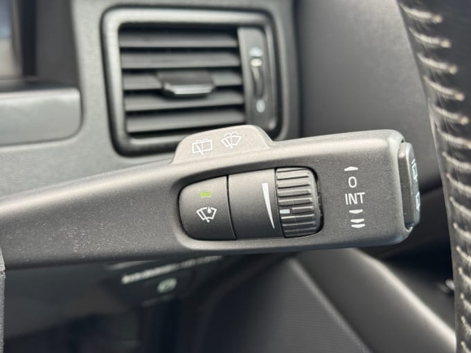 2025 Volvo V70