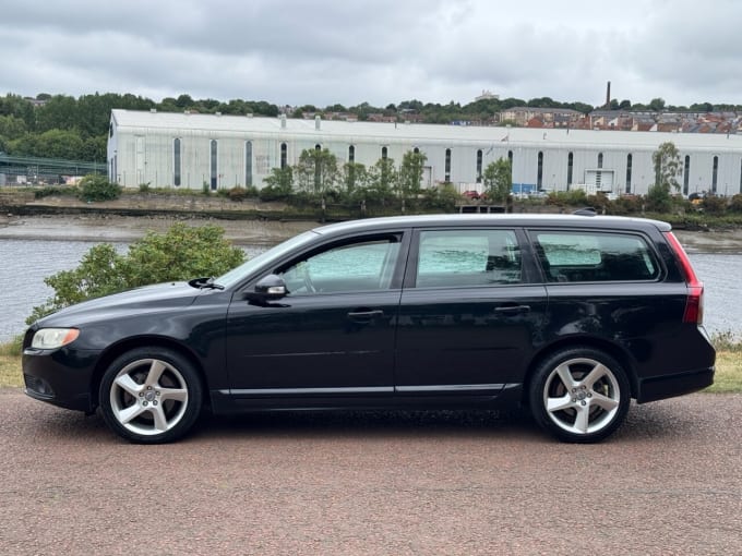 2025 Volvo V70
