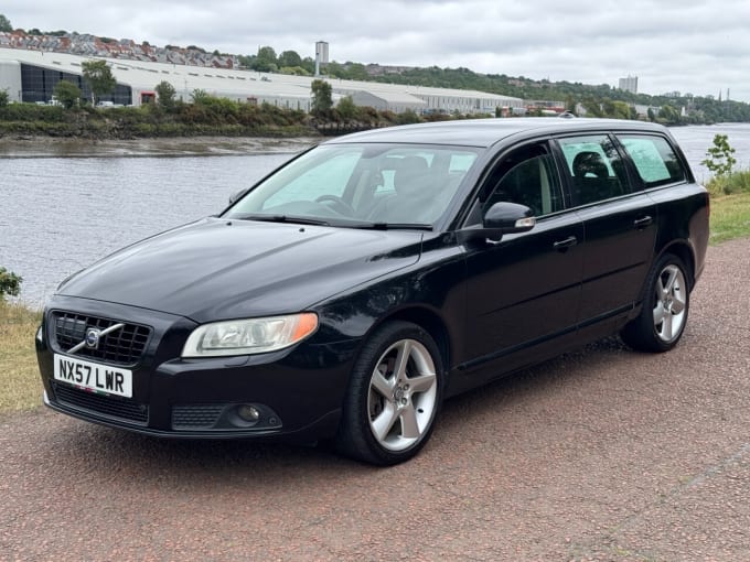 2025 Volvo V70
