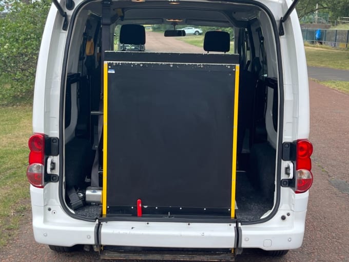 2025 Nissan Nv200