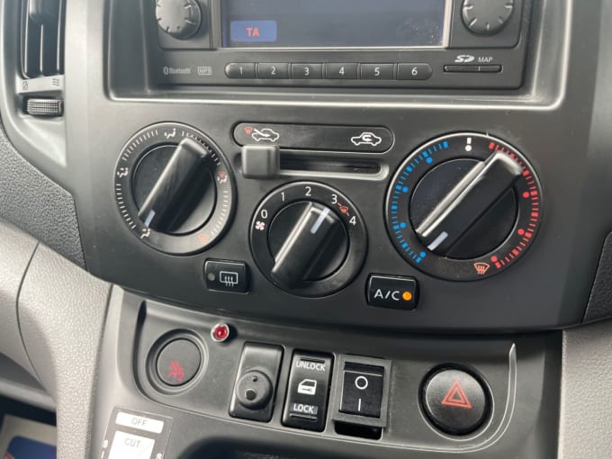 2025 Nissan Nv200