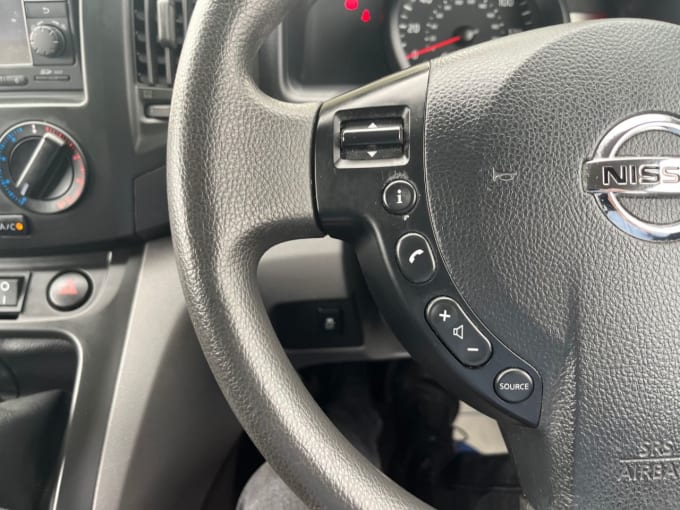 2025 Nissan Nv200