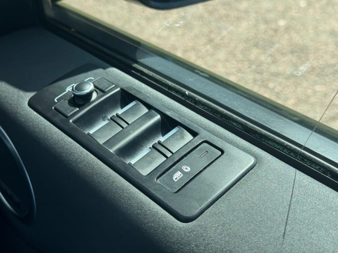 2025 Land Rover Discovery