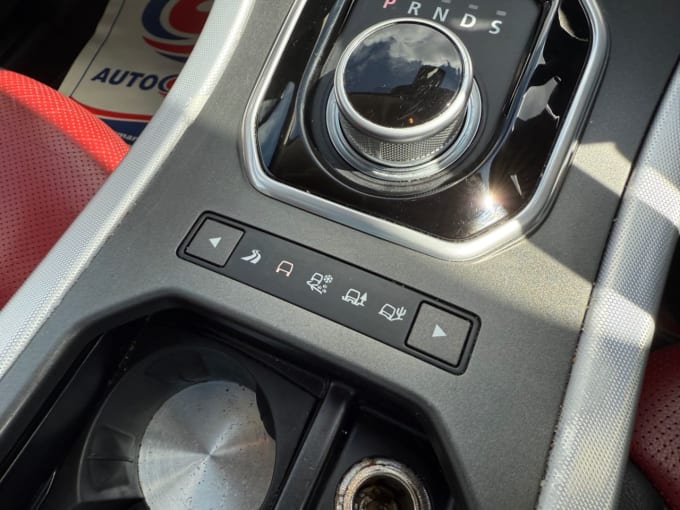 2025 Land Rover Range Rover Evoque