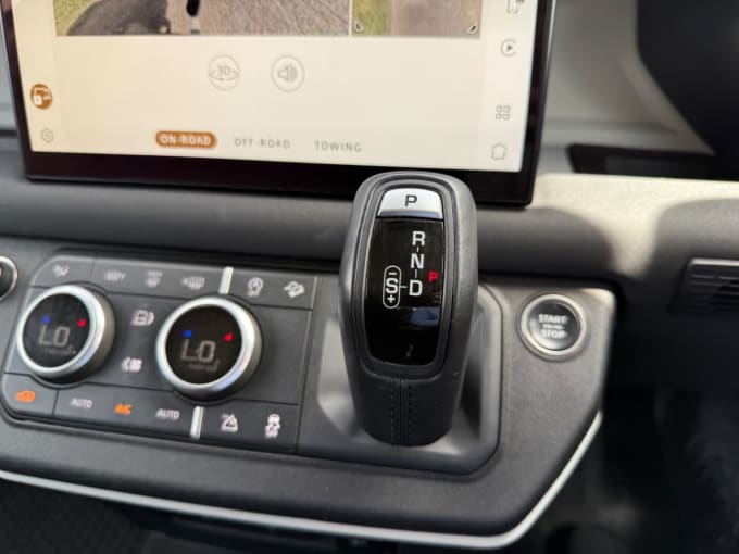 2025 Land Rover Defender