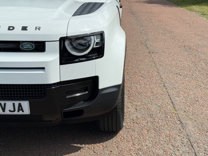 2025 Land Rover Defender
