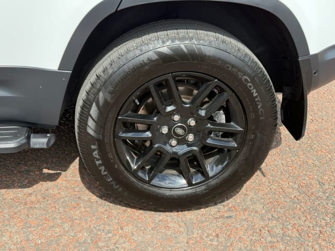 2025 Land Rover Defender