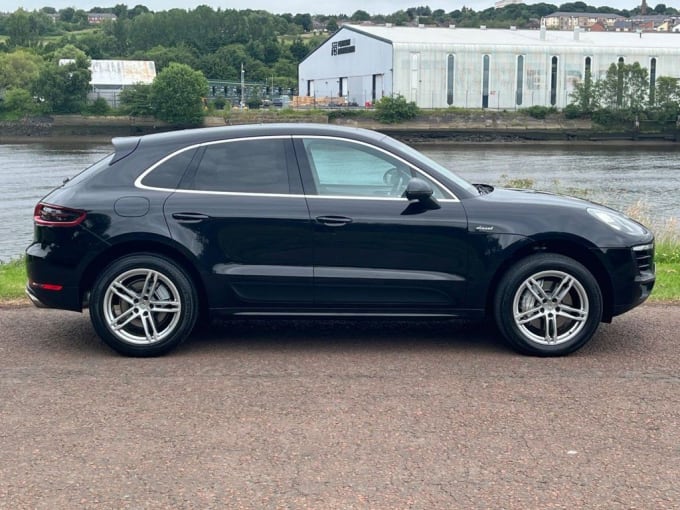 2025 Porsche Macan