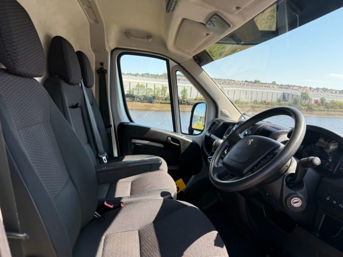 2025 Peugeot Boxer
