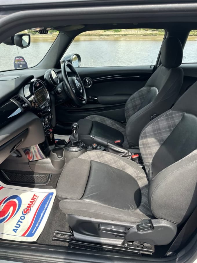 2025 Mini Hatch