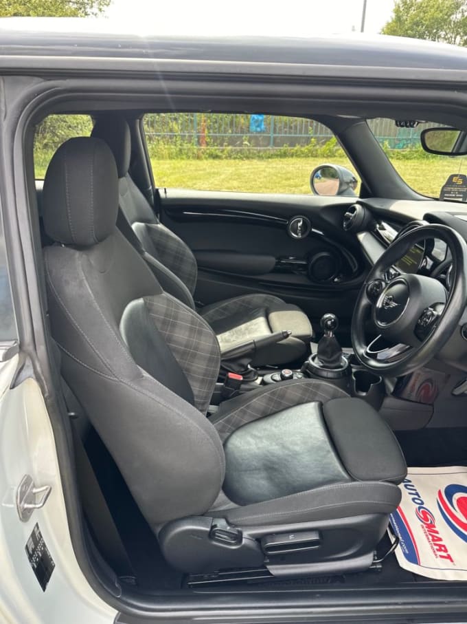 2025 Mini Hatch