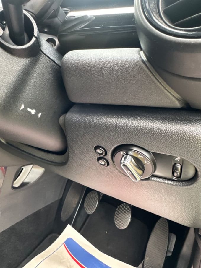2025 Mini Hatch