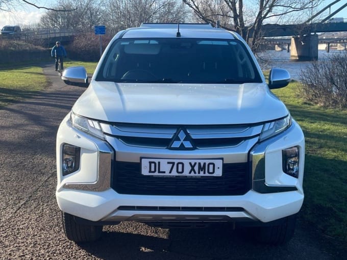 2025 Mitsubishi L200