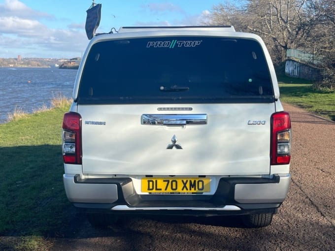 2025 Mitsubishi L200
