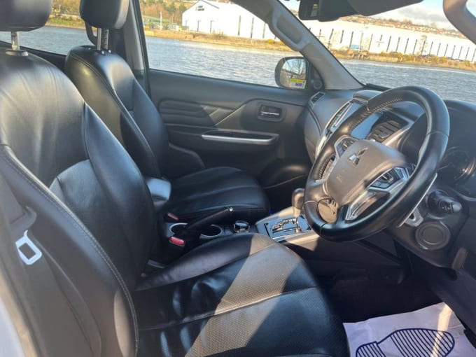 2025 Mitsubishi L200