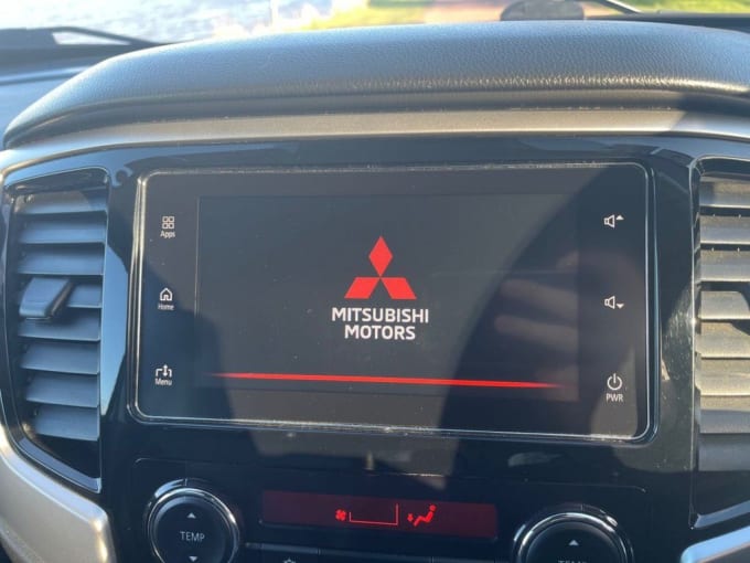 2025 Mitsubishi L200