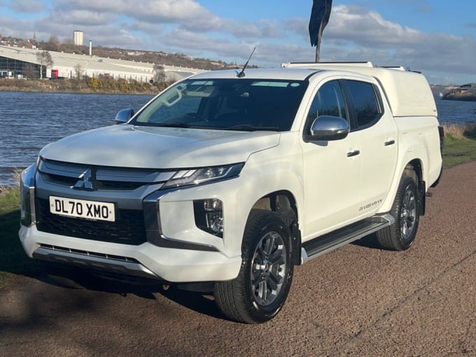 2025 Mitsubishi L200