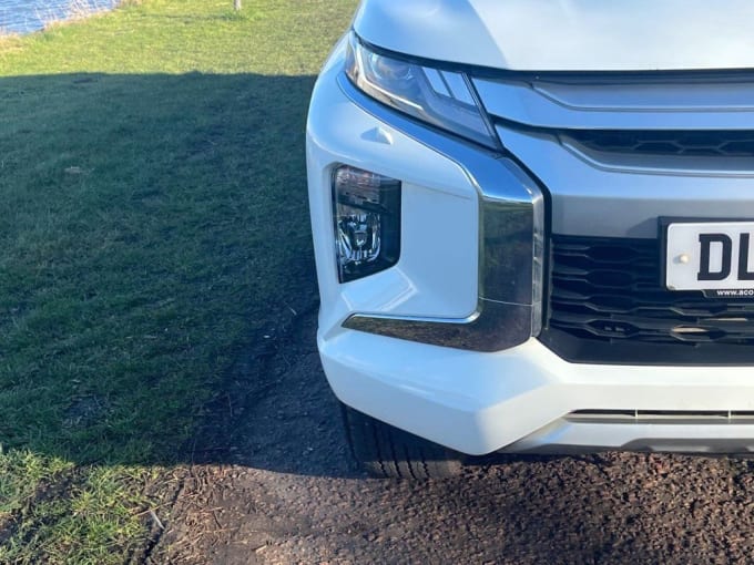 2025 Mitsubishi L200