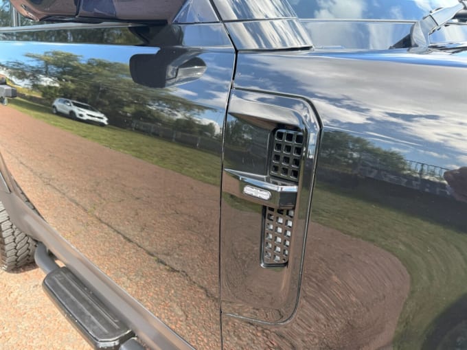 2025 Land Rover Defender