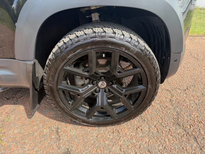 2025 Land Rover Defender